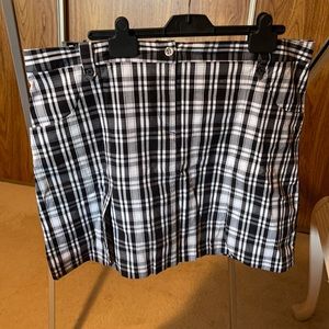 Izod 16 black/white checkered skirt